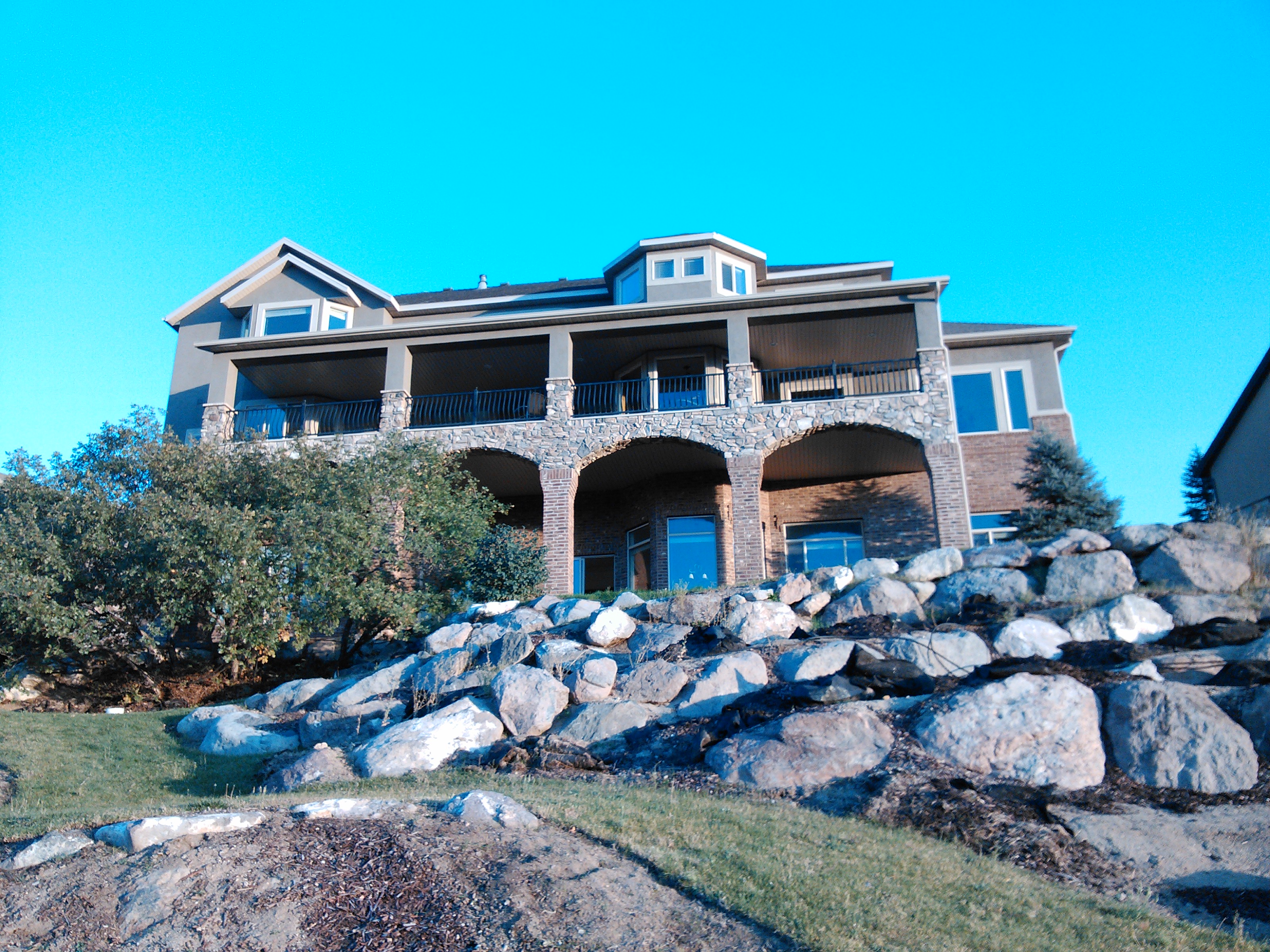 mansion1.jpg